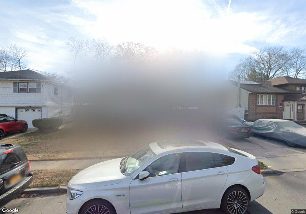 1076 Cramer Ct, North Baldwin, NY 11510 - photo 1