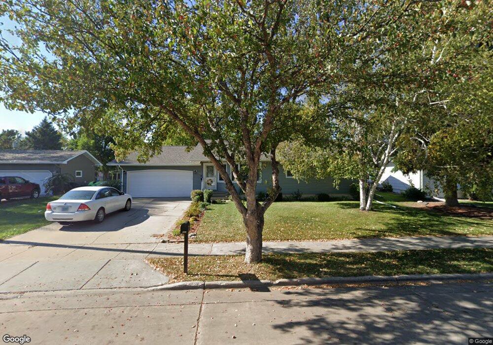 1002 S 24th St, Grand Forks, ND 58201 - photo 1