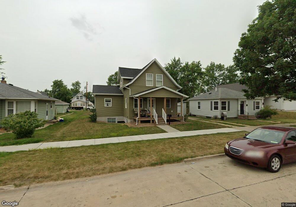 1516 L St SW, Cedar Rapids, IA 52404 - photo 1