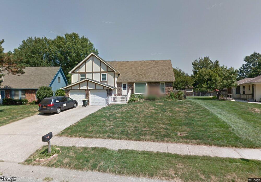 6617 Rosehill Rd, Shawnee, KS 66216 - photo 1