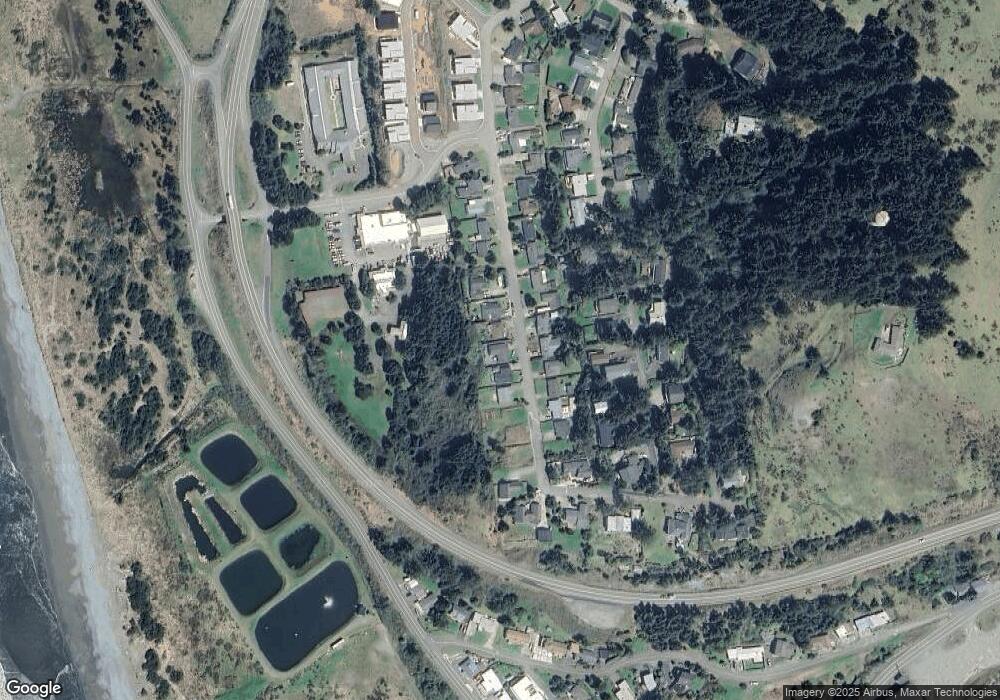 30330 Driftwood Dr, Gold Beach, OR 97444 - photo 1