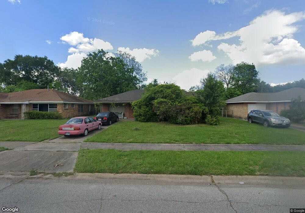 135 E Janisch Rd, Houston, TX 77022 - photo 1