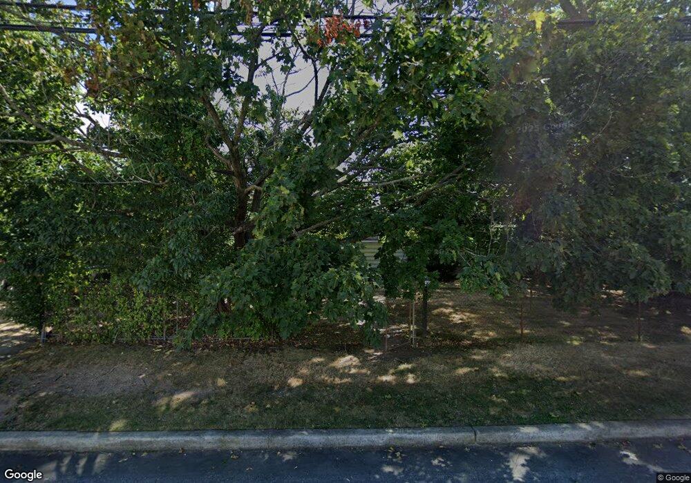 28 Colonial Rd, Lindenhurst, NY 11757 - photo 1