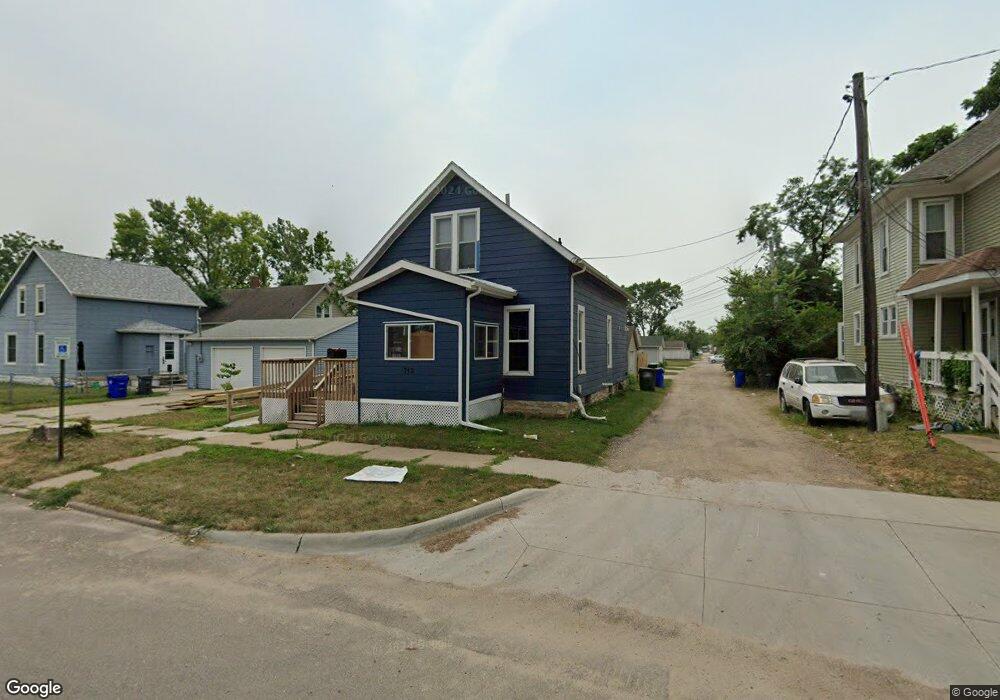 713 7th Ave SW, Cedar Rapids, IA 52404 - photo 1