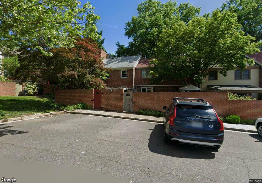 5942 Queenston St, Springfield, VA 22152 - photo 1