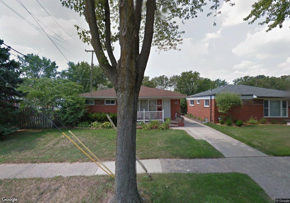 219 N Manitou Ave, Clawson, MI 48017 - photo 1