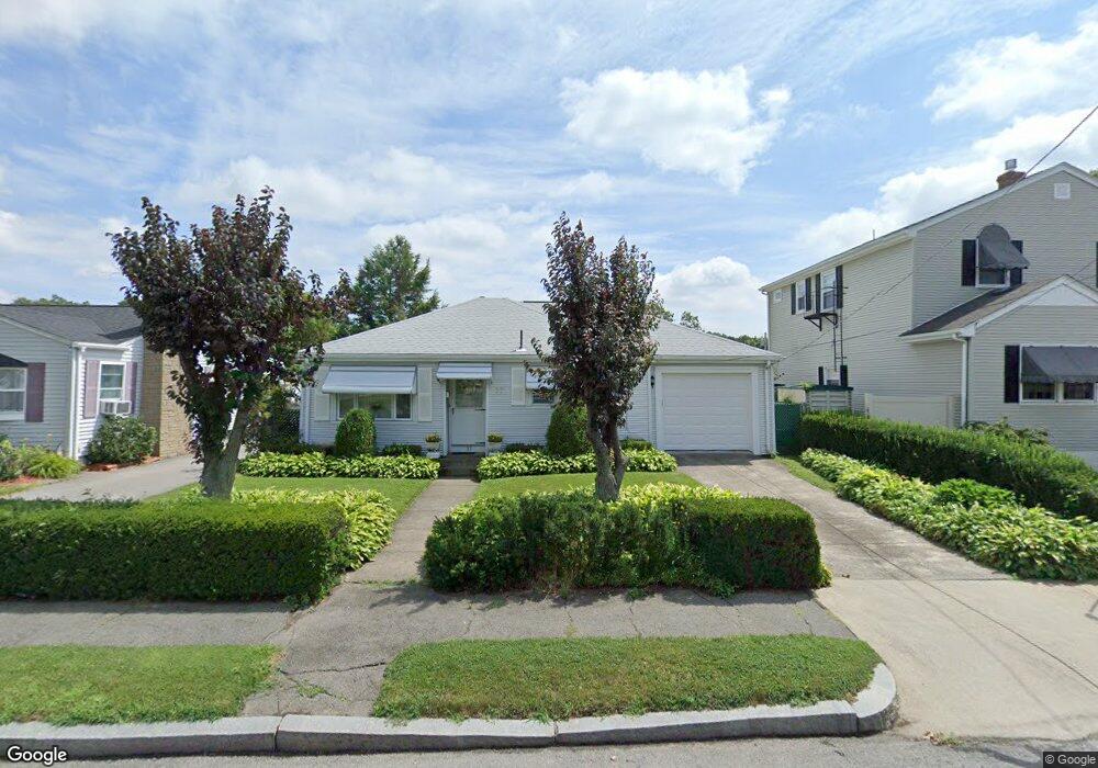 37 Daggett Ave, Pawtucket, RI 02861 - photo 1