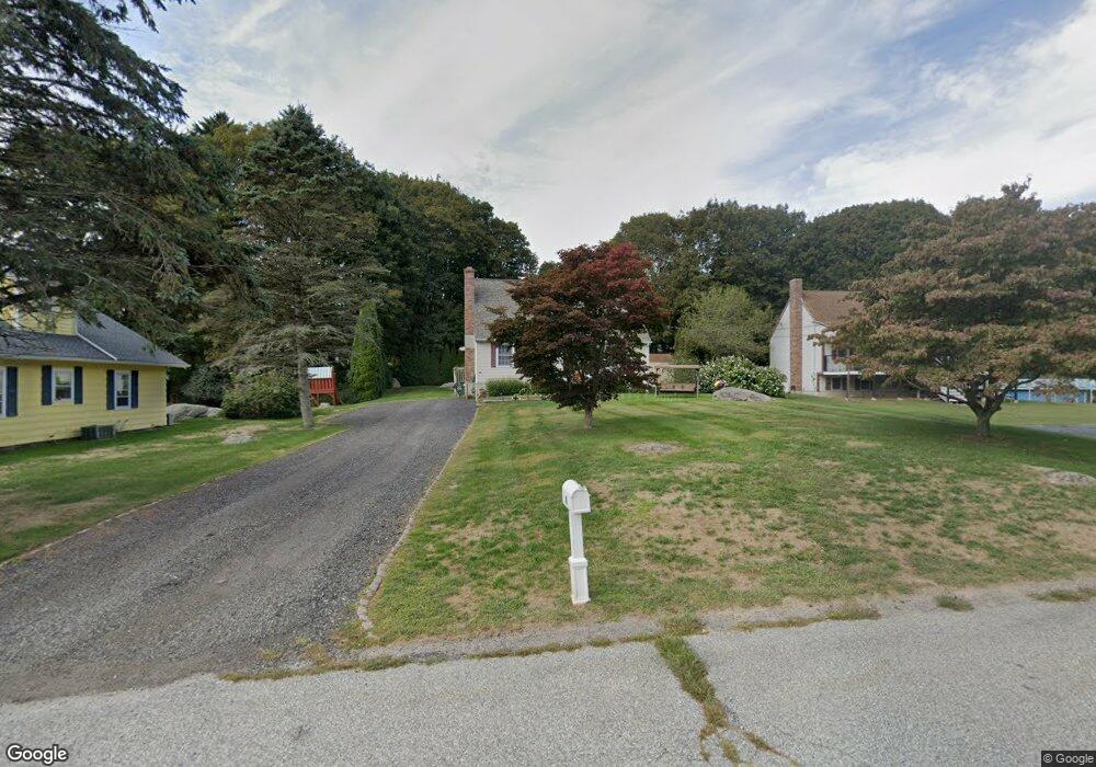 31 Trumbull St, Pawcatuck, CT 06379 - photo 1