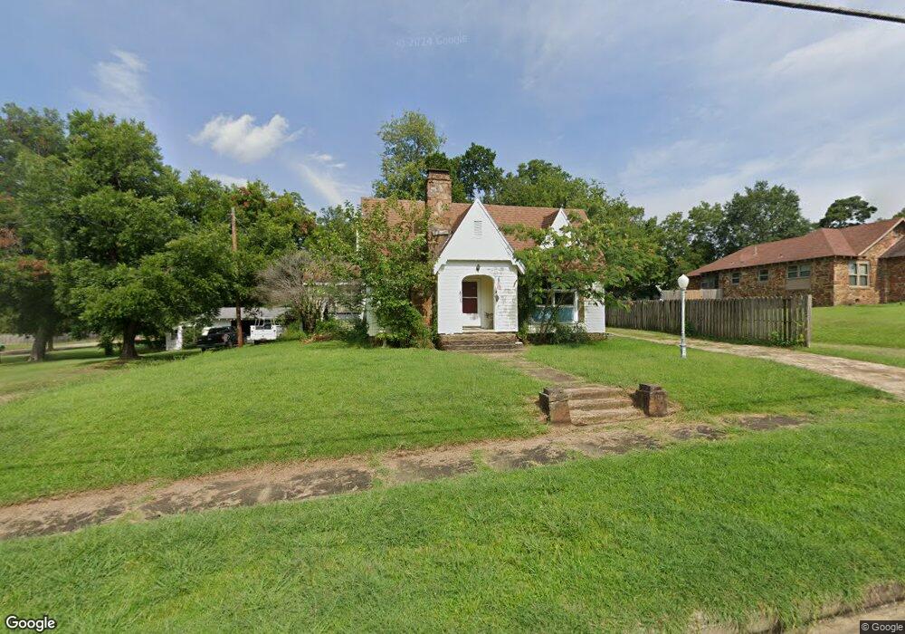 405 S 3rd St, Hugo, OK 74743 - photo 1