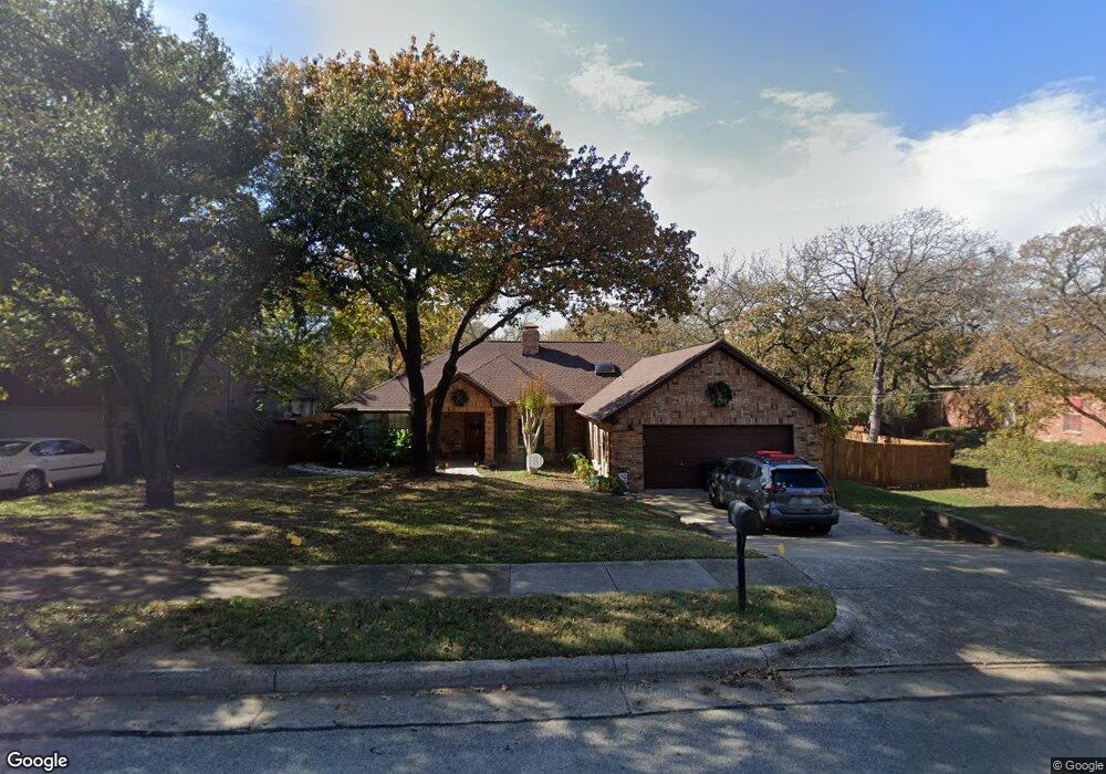 1227 Circle Ln, Bedford, TX 76022 - photo 1