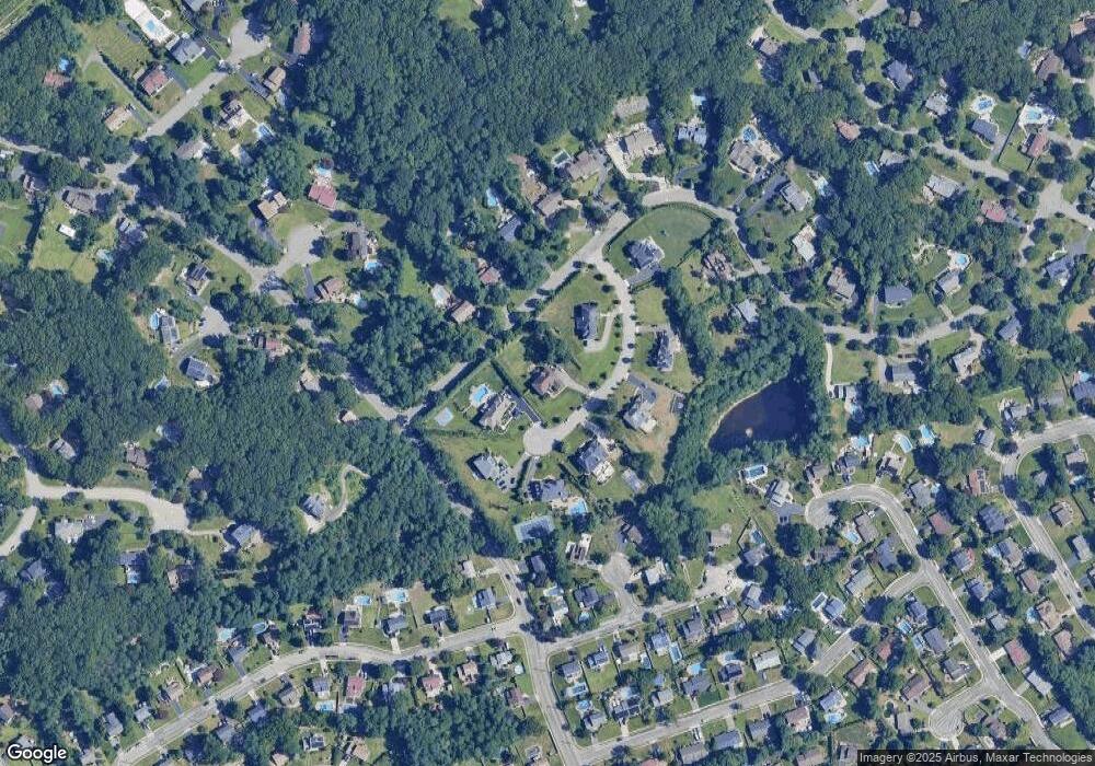 4 Enclave Ct, Dix Hills, NY 11746 - photo 1