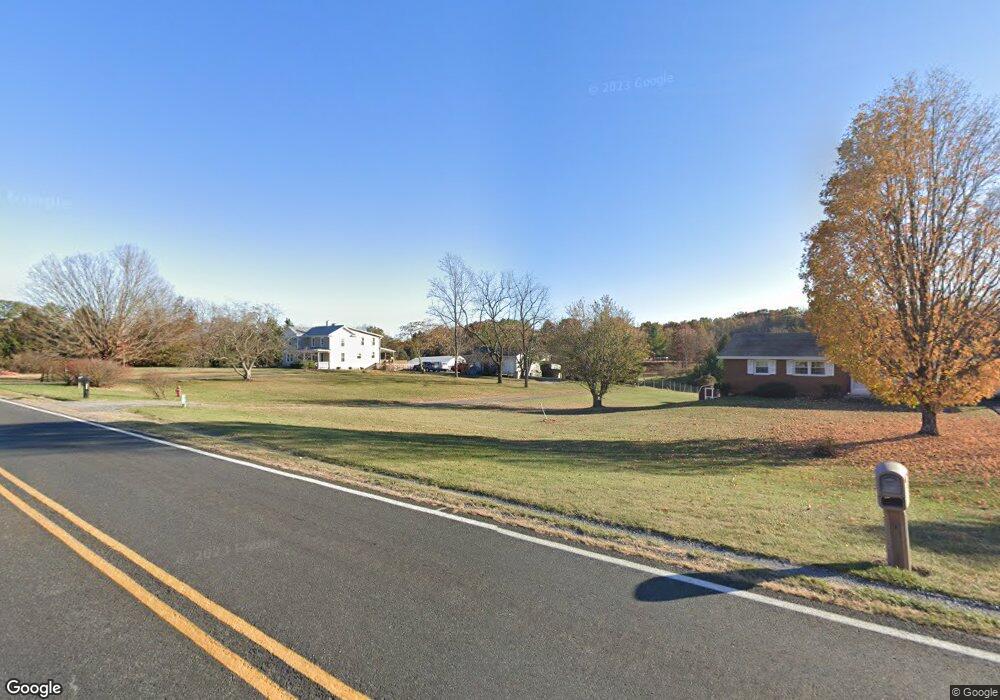 181 Hermitage Rd, Staunton, VA 24401 - photo 1