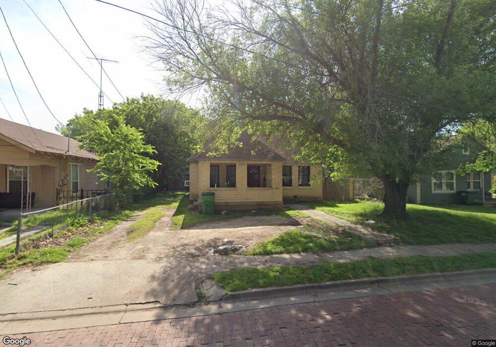 712 N Commerce St, Gainesville, TX 76240 - photo 1