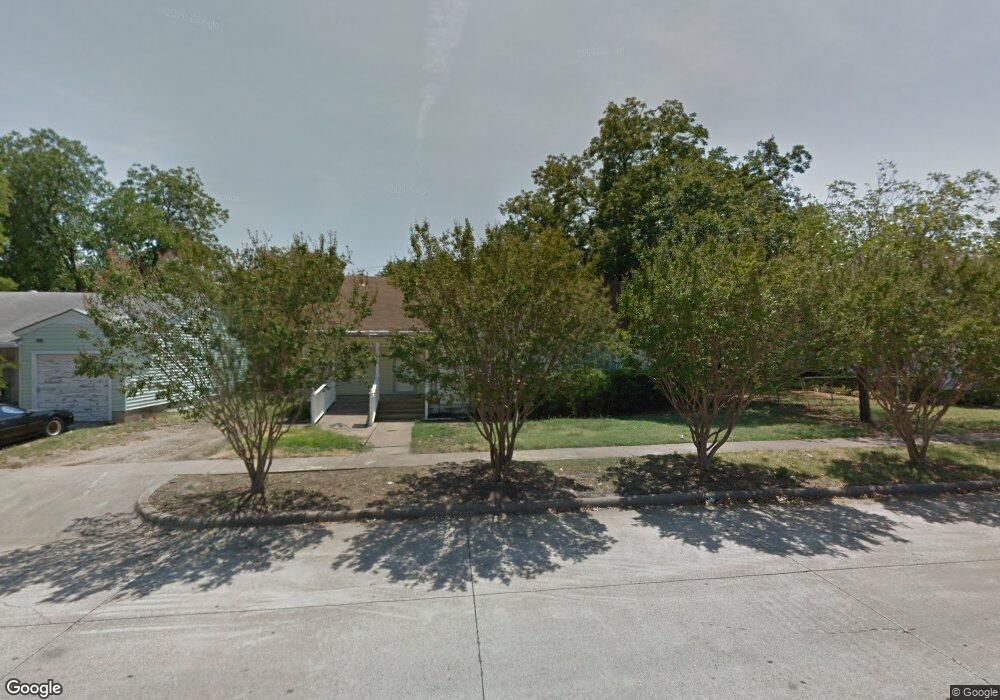 121 SW Dallas St, Grand Prairie, TX 75051 - photo 1