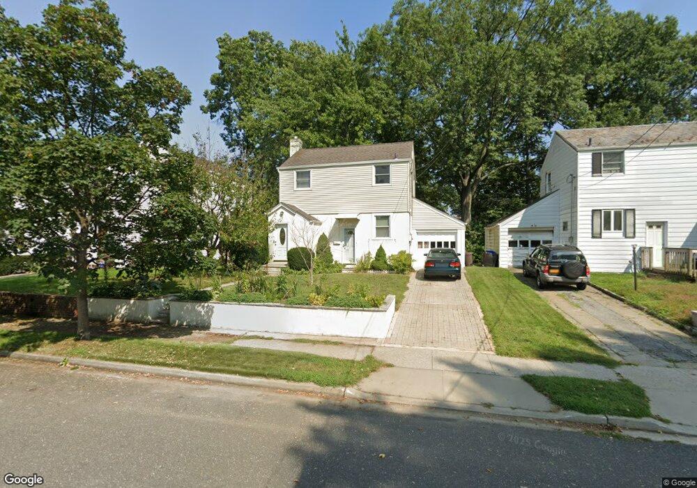 7 Gotham St, Valley Stream, NY 11581 - photo 1