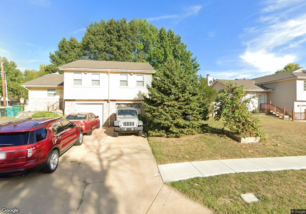 6305 Hallet St, Shawnee, KS 66216 - photo 1