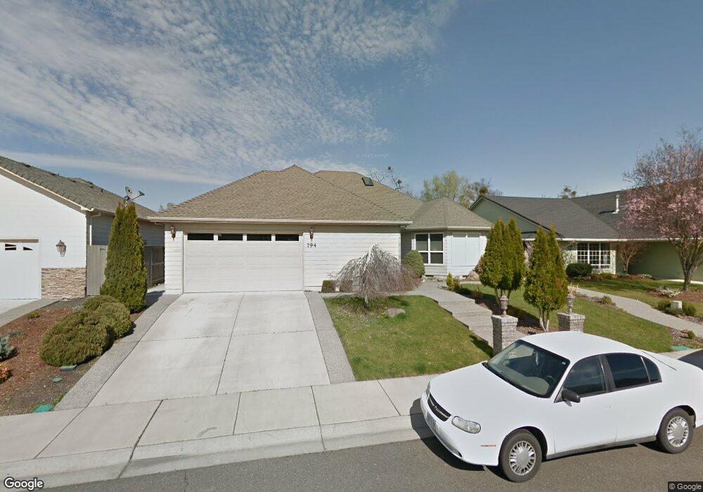 794 Ridgeway Ave, Central Point, OR 97502 - photo 1