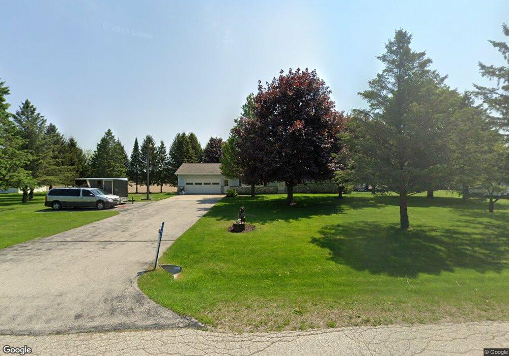 6856 Reuter Ln, West Bend, WI 53090 - photo 1