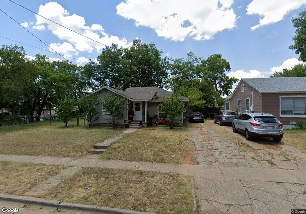 1101 N Clements St, Gainesville, TX 76240 - photo 1
