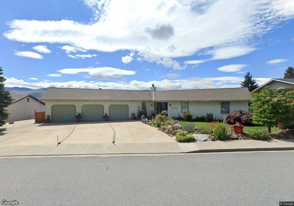 1006 N Fairview Place, East Wenatchee, WA 98802 - photo 1