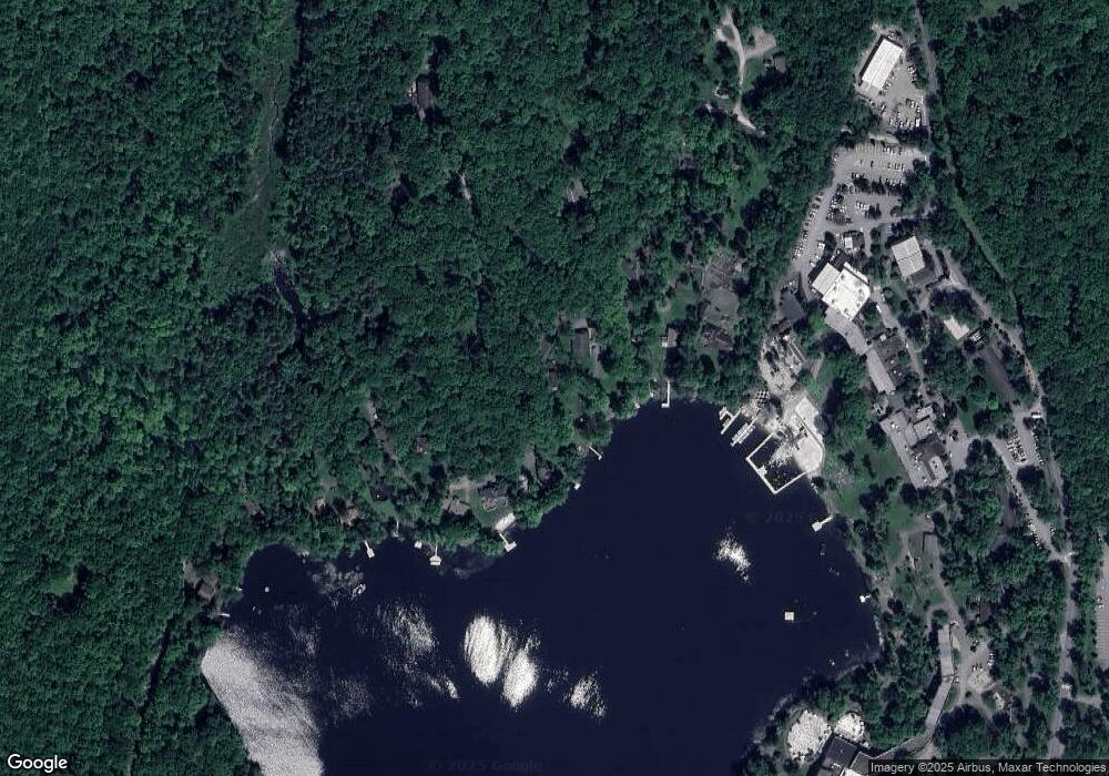 428 W Shore Dr, Hawley, PA 18428 - photo 1