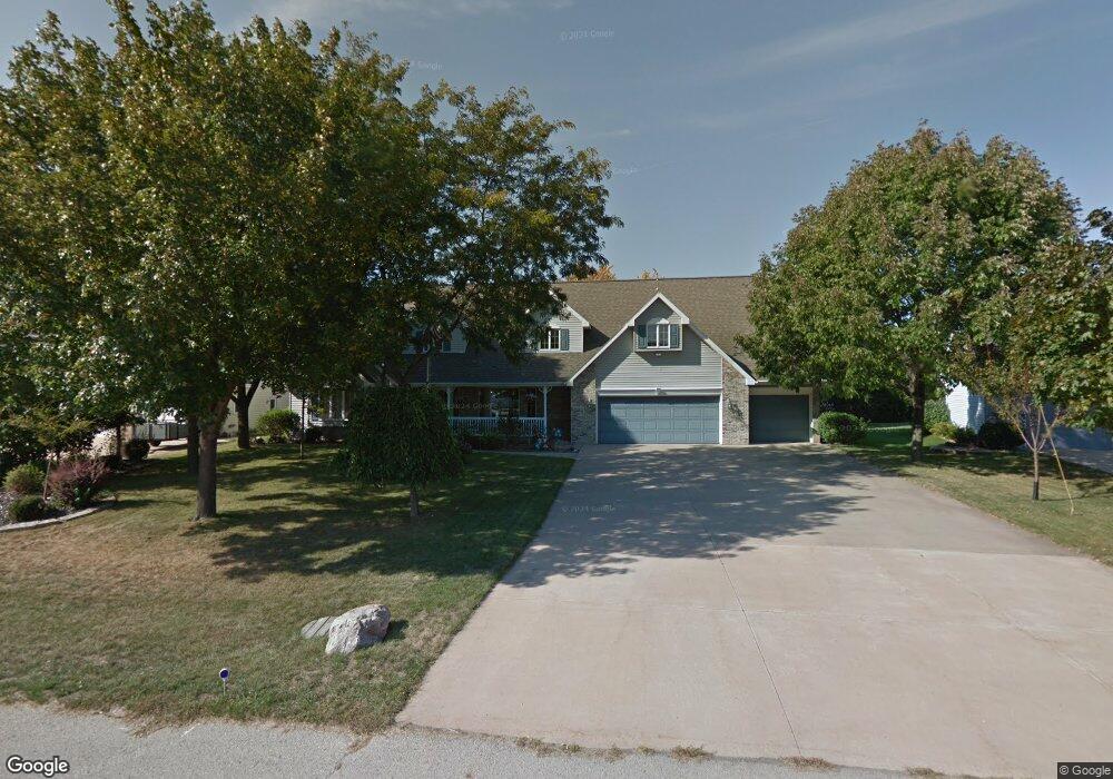 W2872 Oakridge Dr, Appleton, WI 54915 - photo 1