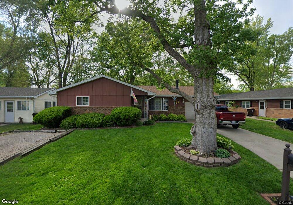 93 Gavin St, Lincoln, IL 62656 - photo 1