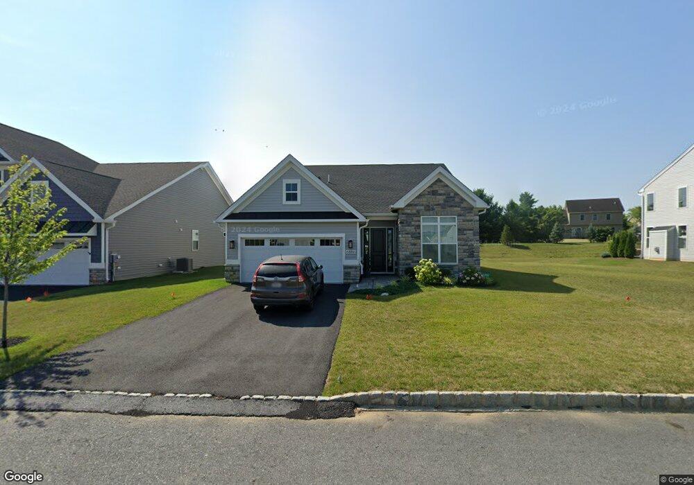 6886 Tulip Ln, Bath, PA 18014 - photo 1