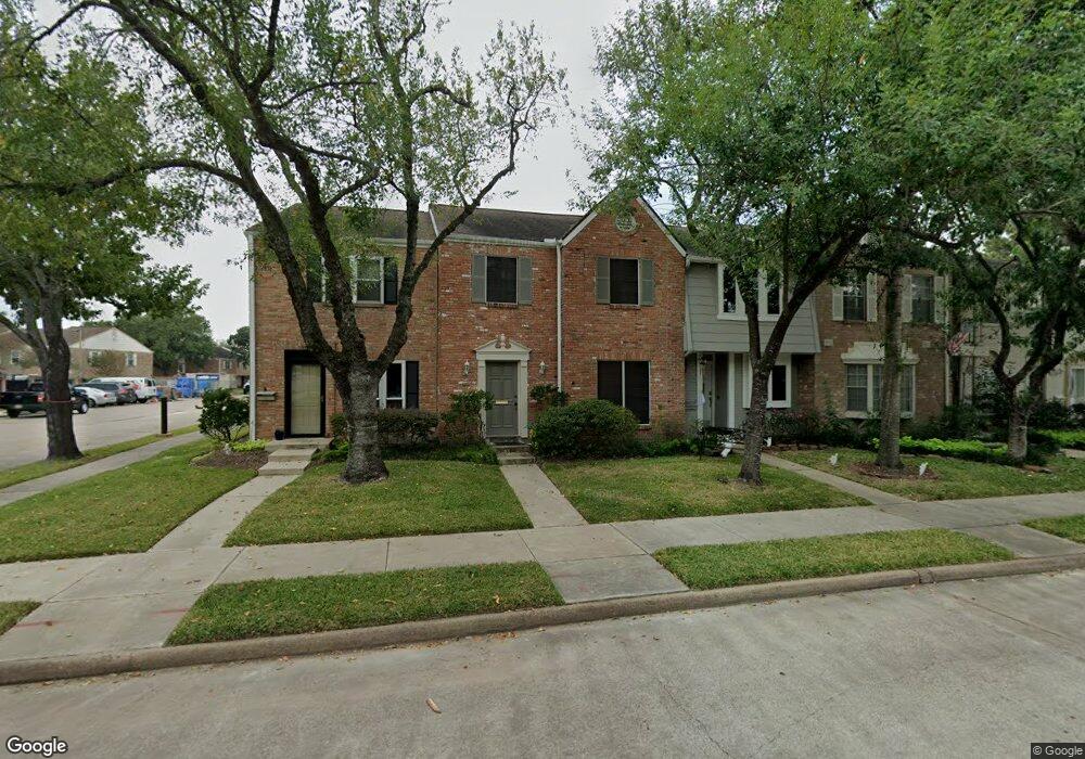 1333 Country Place Dr unit 11, Houston, TX 77079 - photo 1