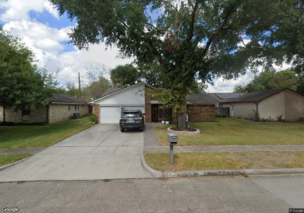 6126 Elkwood Forest Dr, Houston, TX 77088 - photo 1