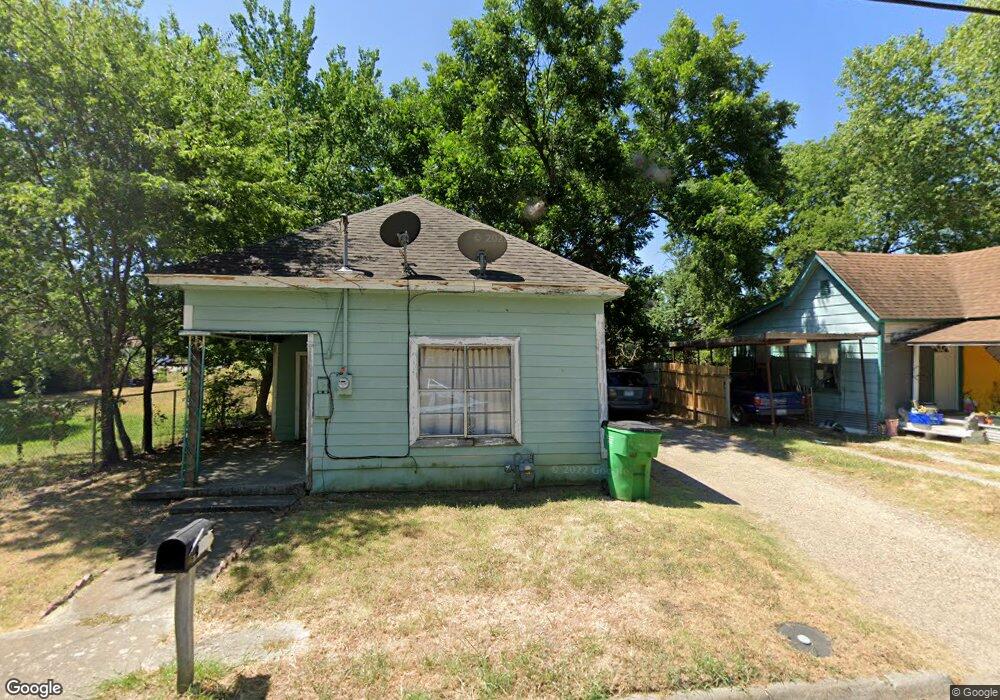 830 E Scott St, Gainesville, TX 76240 - photo 1