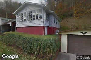 117 Walnut St, Man, WV 25635