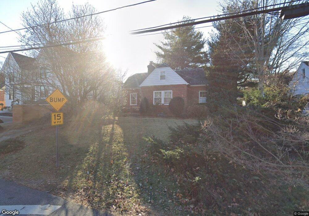 4712 S Chelsea Ln, Bethesda, MD 20814 - photo 1