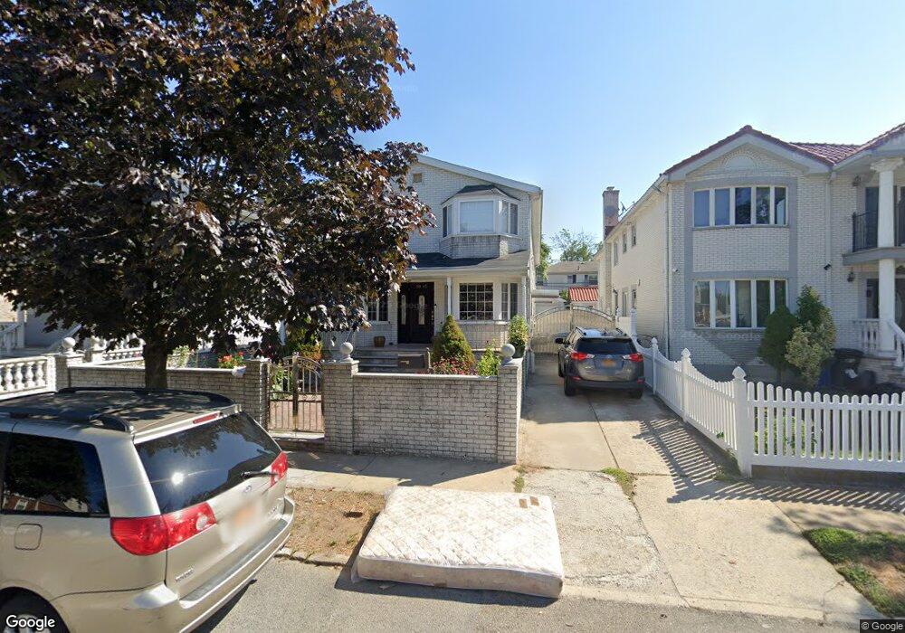 5845 192nd St, Fresh Meadows, NY 11365 - photo 1