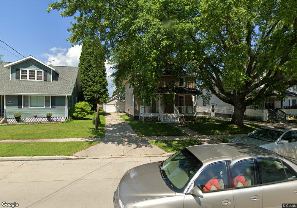 1840 Michigan Ave unit a, Manitowoc, WI 54220 - photo 1