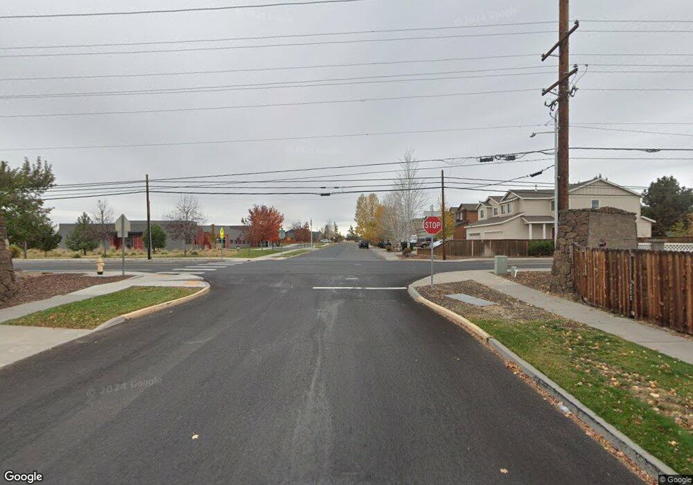 26 NW 25th St, Redmond, OR 97756 - photo 1