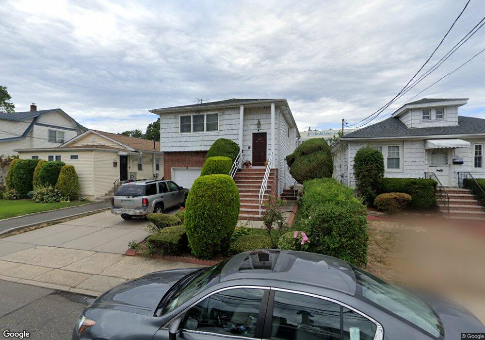 125 Lyon Place, Lynbrook, NY 11563 - photo 1