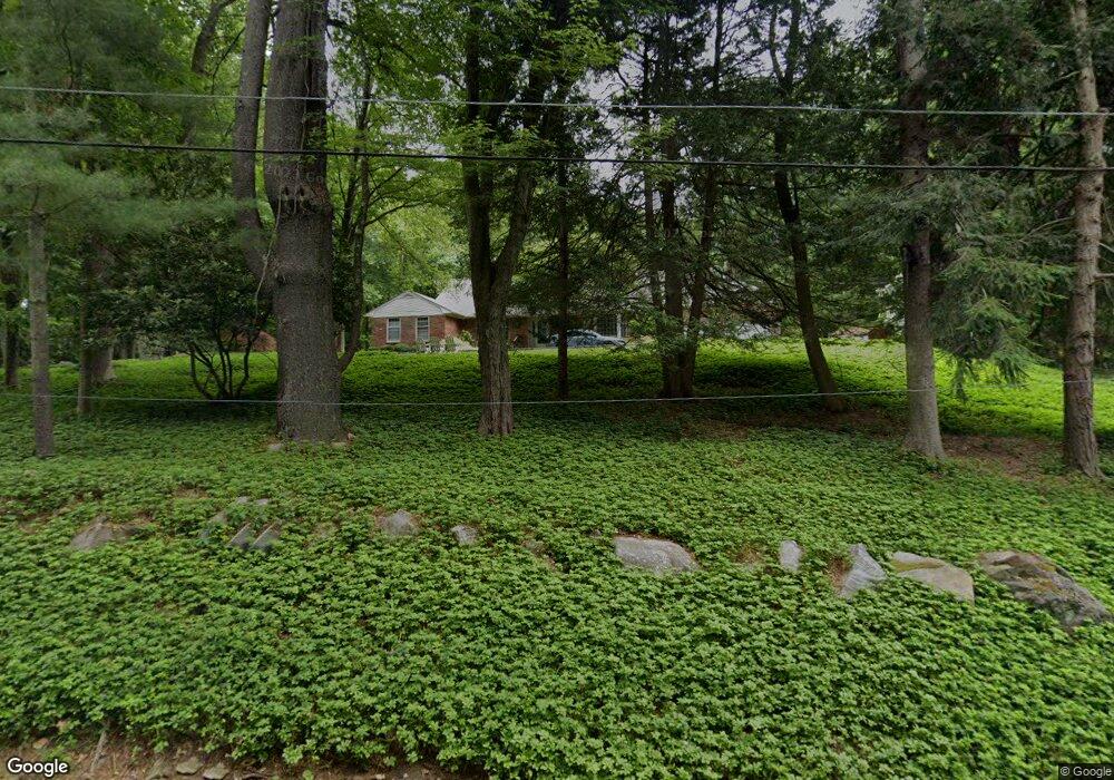 30 Fox Hill Rd, Pound Ridge, NY 10576 - photo 1