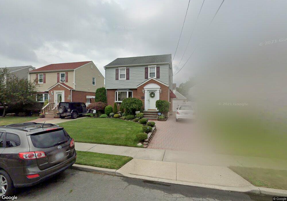 67 Walnut St, West Hempstead, NY 11552 - photo 1