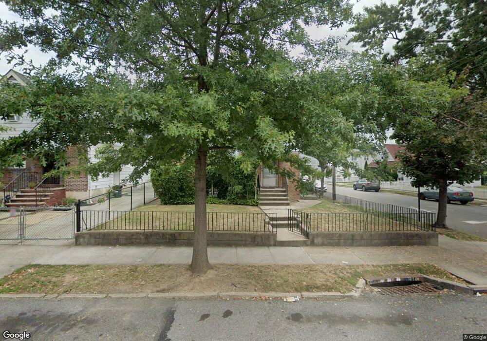 6243 136th St, Flushing, NY 11367 - photo 1