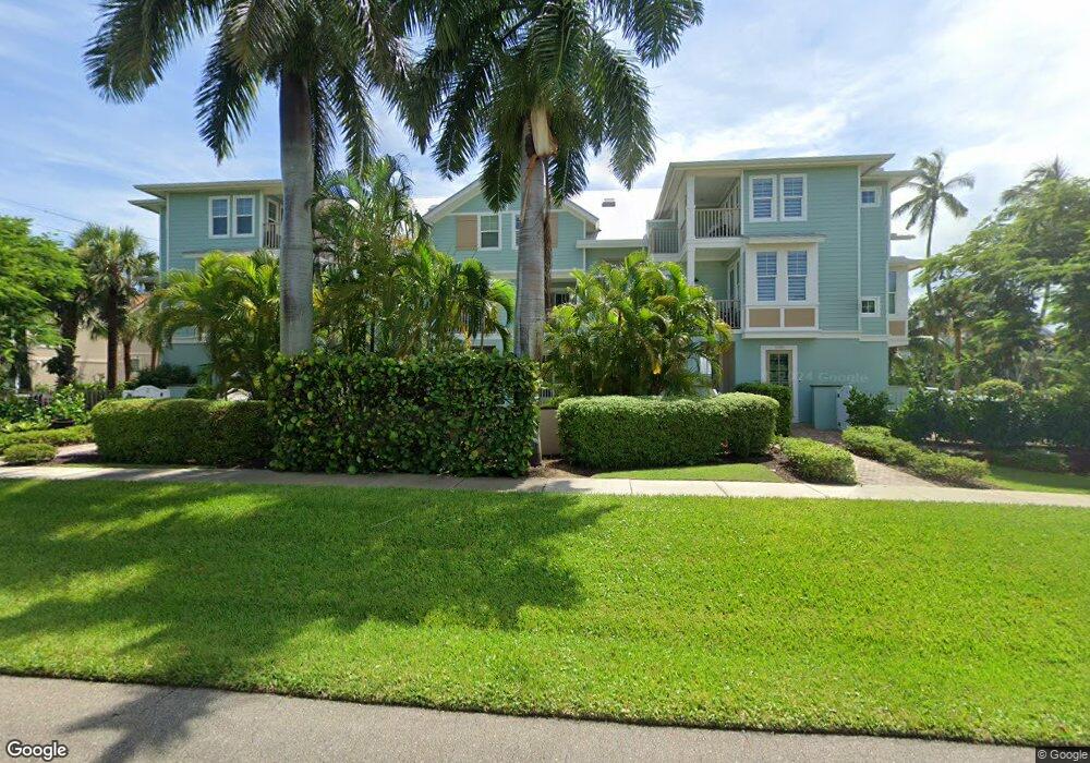 1085 4th St S, Naples, FL 34102 - photo 1