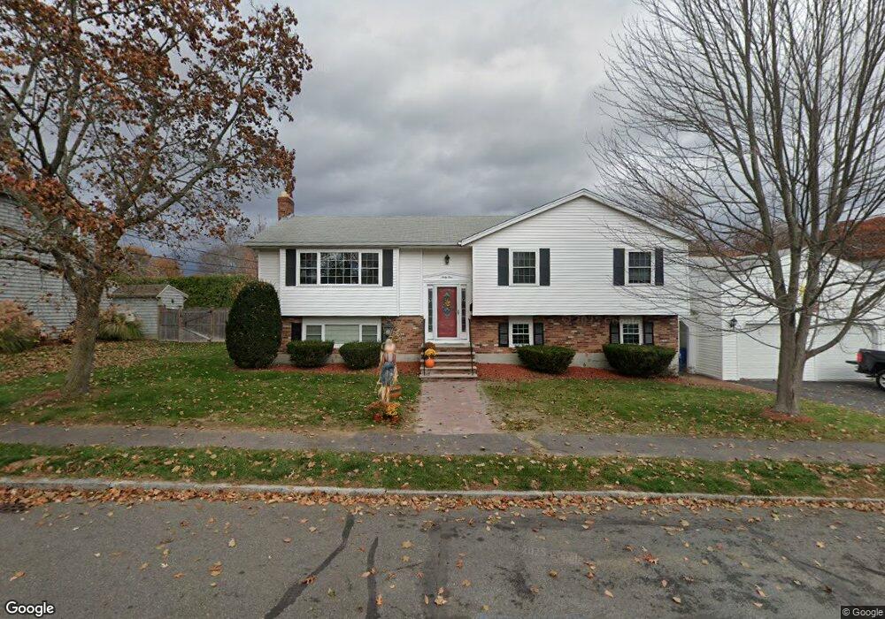 61 W Park Dr, Wakefield, MA 01880 - photo 1