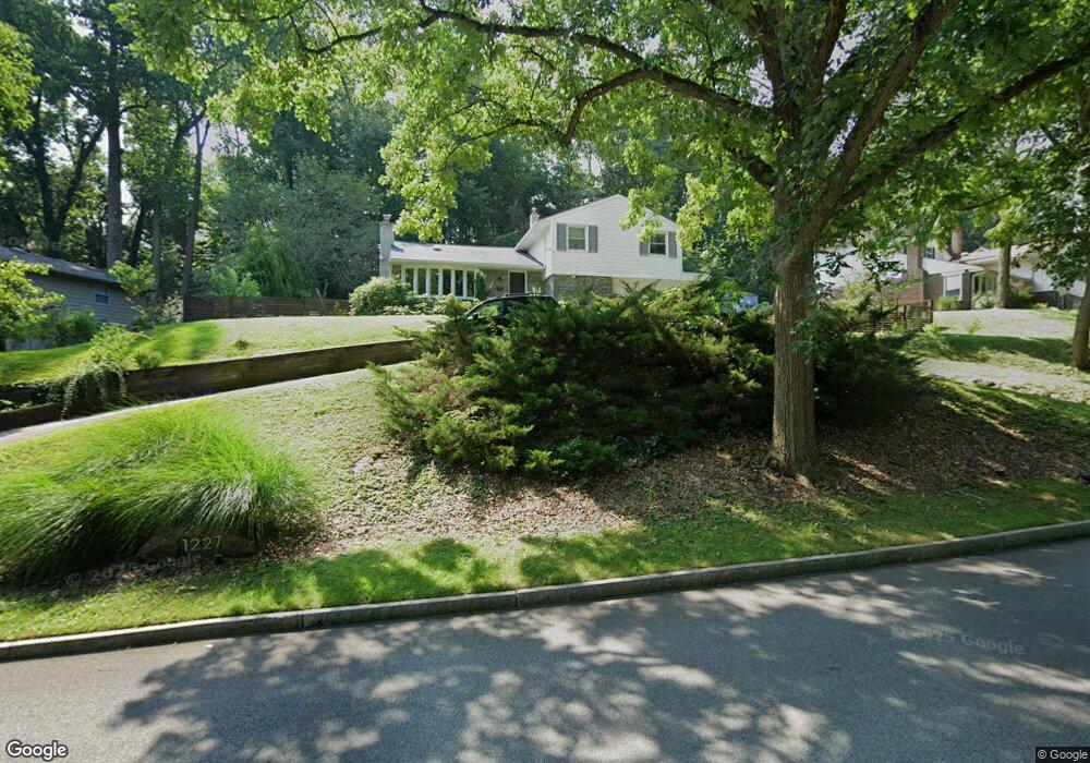 1227 N Woodbine Ave, Penn Valley, PA 19072 - photo 1