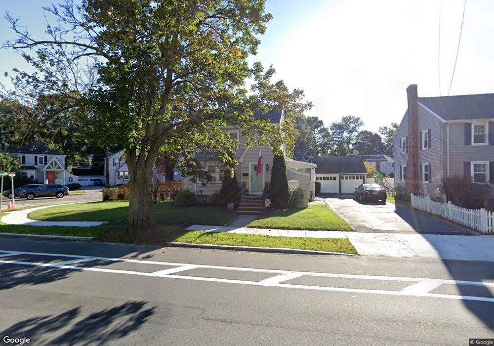 518 Winthrop St, Medford, MA 02155 - photo 1