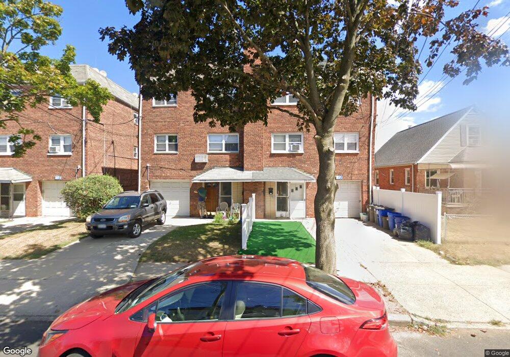 8405 264th St, Floral Park, NY 11001 - photo 1