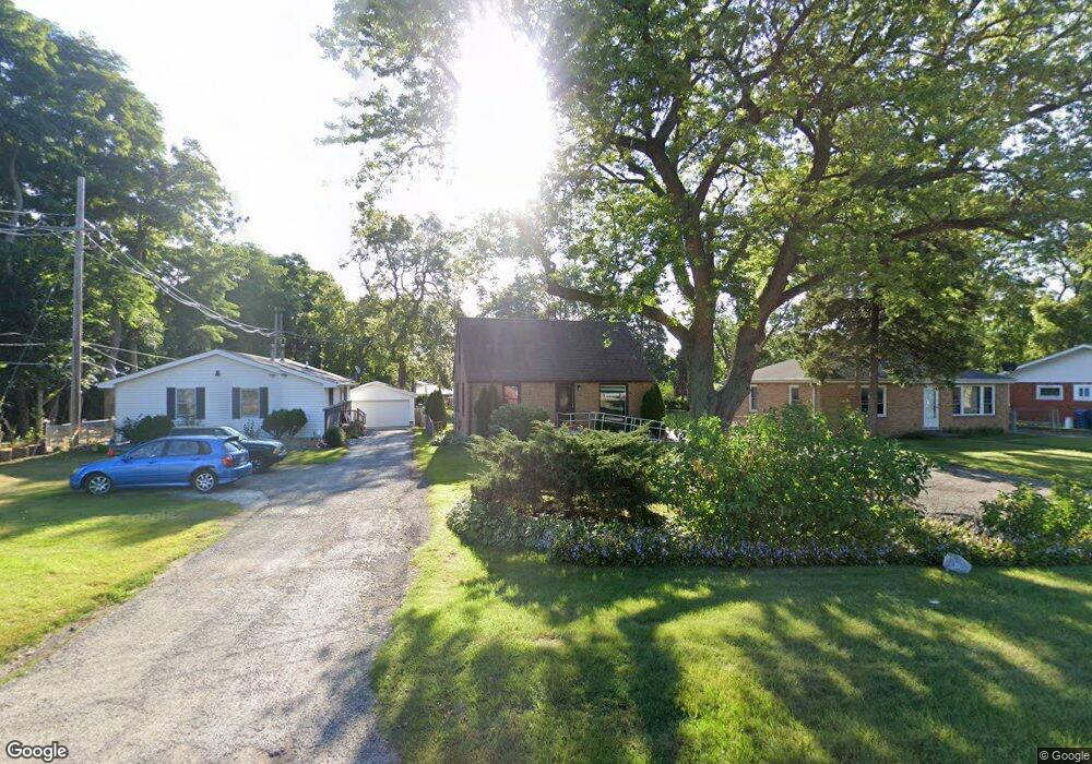 2441 N Sheridan Rd, Waukegan, IL 60087 - photo 1