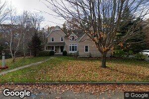16 White Rock Dr, Falmouth, ME 04105