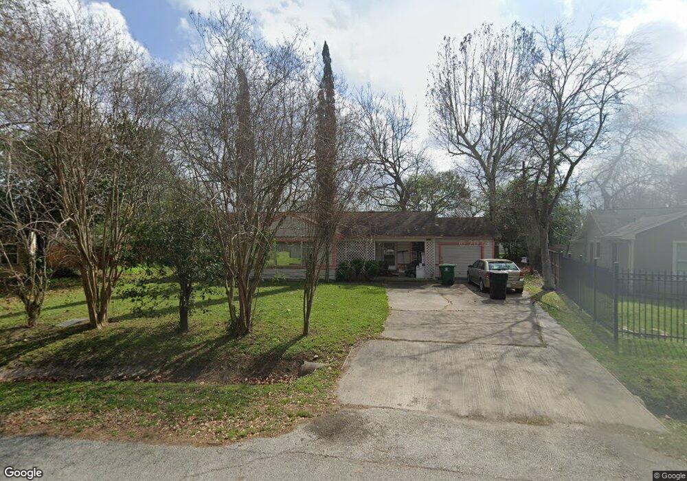 138 Ben Dr, Houston, TX 77022 - photo 1