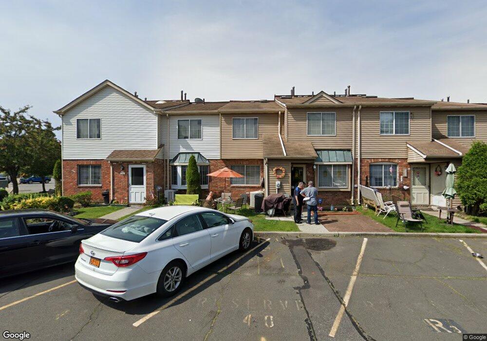 28B Franklin Ln unit 102B, Staten Island, NY 10306 - photo 1