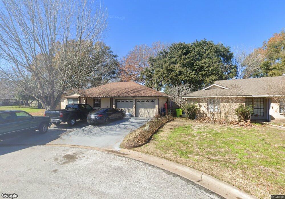 2104 Palm Ct, Rosenberg, TX 77471 - photo 1